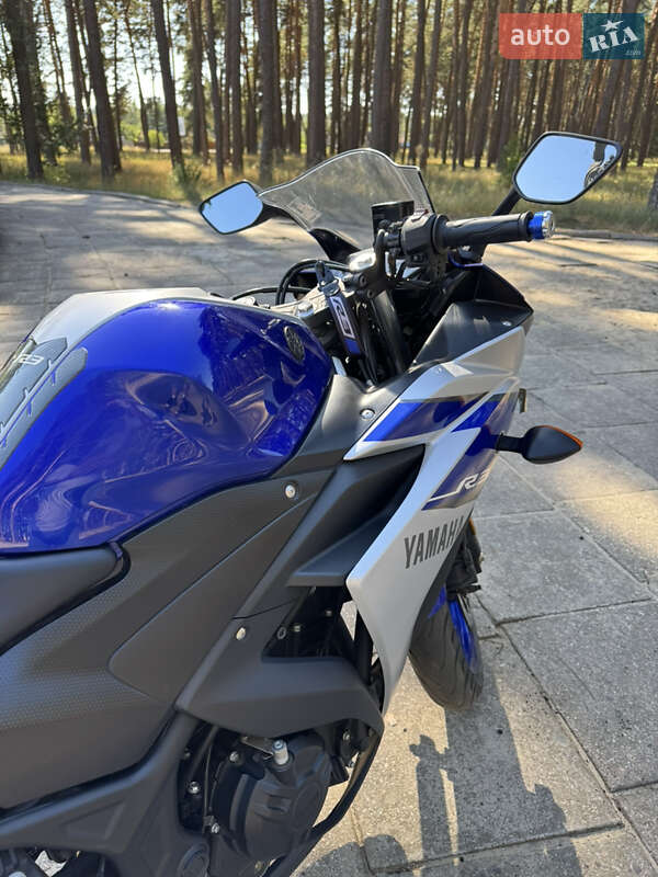 Вантажні моторолери, мотоцикли, скутери, мопеди Yamaha R3 2015 в Лебедині
