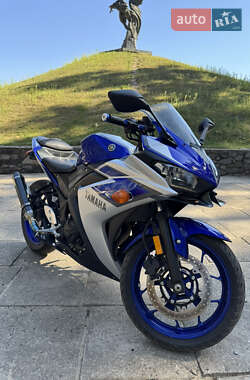 Вантажні моторолери, мотоцикли, скутери, мопеди Yamaha R3 2015 в Лебедині