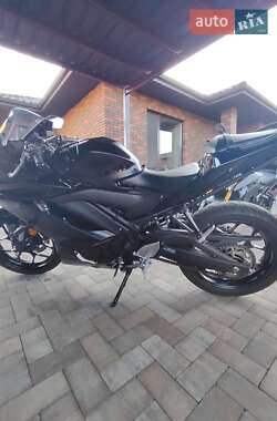 Спортбайк Yamaha R3 2023 в 