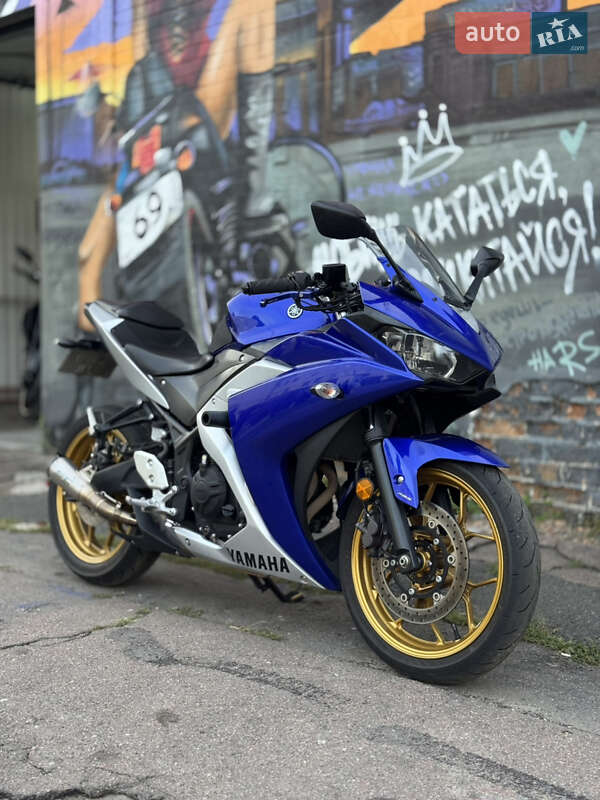 Yamaha R3 2017
