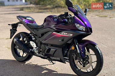 Мотоцикл Без обтікачів (Naked bike) Yamaha R3 2023 в Сновську