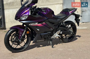 Мотоцикл Без обтекателей (Naked bike) Yamaha R3 2023 в 