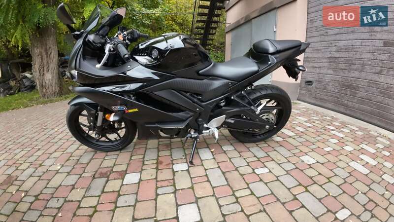 Спортбайк Yamaha R3 2021 в Украинке