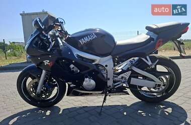 Спортбайк Yamaha R6 2000 в 