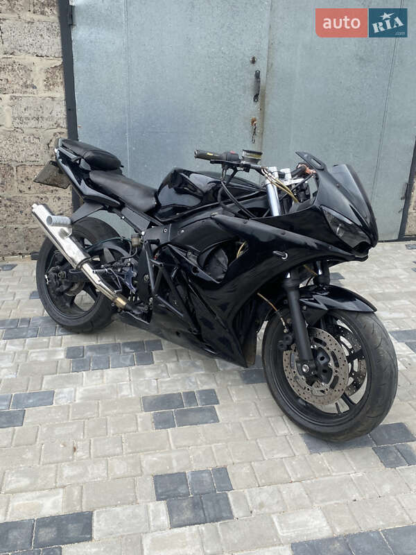Yamaha R6 2005