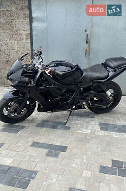 Спортбайк Yamaha R6 2005 в 