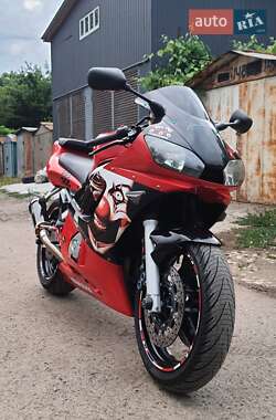 Спортбайк Yamaha R6 2001 в 