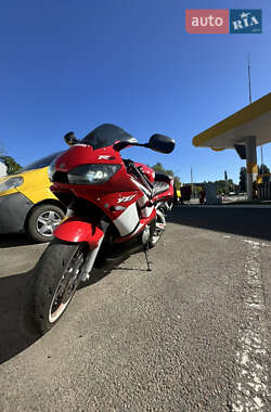 Спортбайк Yamaha R6 2002 в 