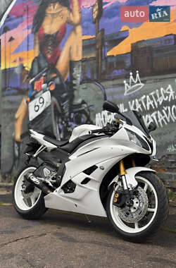 Спортбайк Yamaha R6 2008 в Киеве