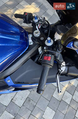 Спортбайк Yamaha R6 2004 в 