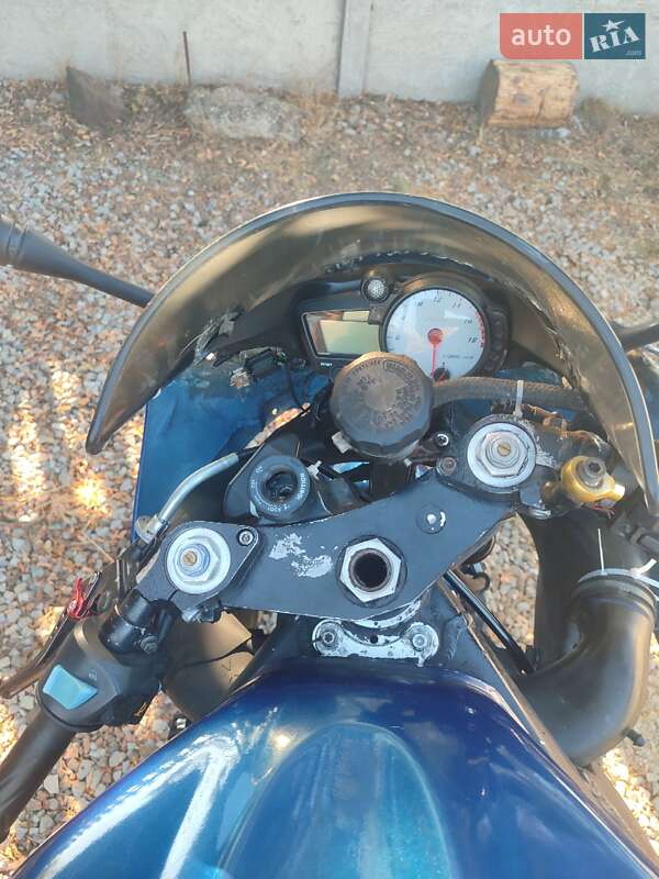 Спортбайк Yamaha R6 2003 в Кривом Роге