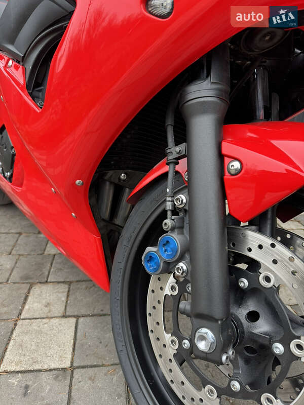 Спортбайк Yamaha R6 2003 в Новомосковске