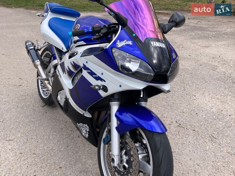Спортбайк Yamaha R6 2000 в Виннице