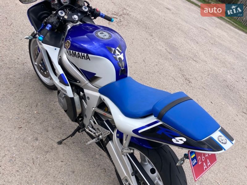 Спортбайк Yamaha R6 2000 в Виннице