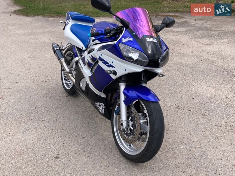 Спортбайк Yamaha R6 2000 в Виннице