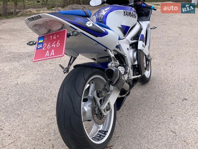 Спортбайк Yamaha R6 2000 в Виннице