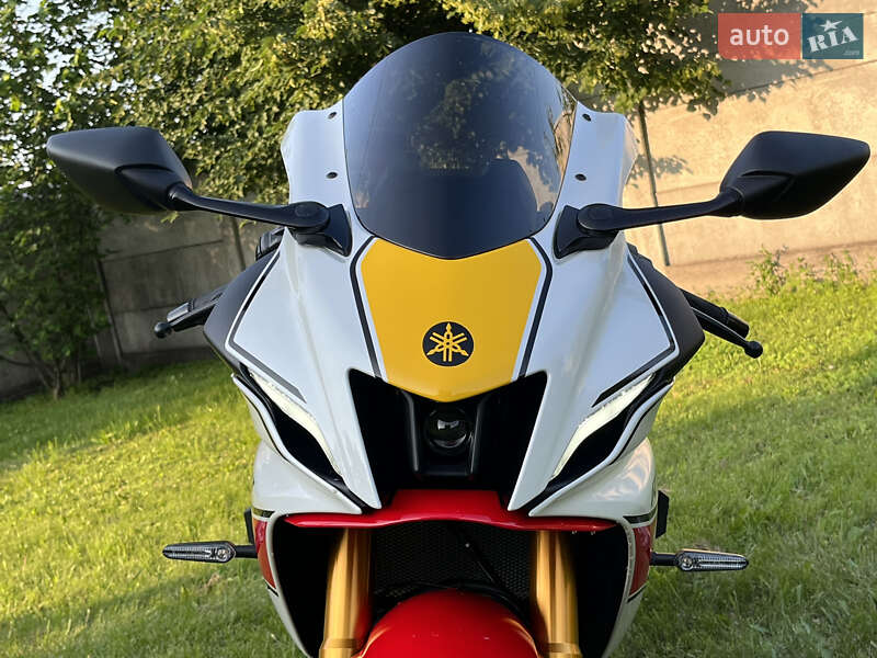 Спортбайк Yamaha R7 2023 в Дніпрі