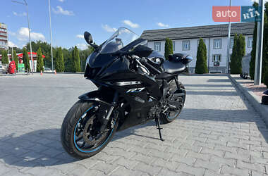 Спортбайк Yamaha R7 2022 в 
