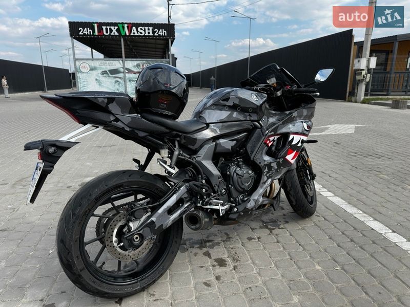 Спортбайк Yamaha R7 2024 в Львові