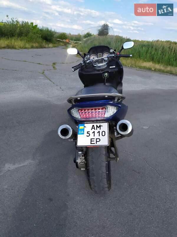 Макси-скутер Yamaha T-Max 500 2004 в Малине