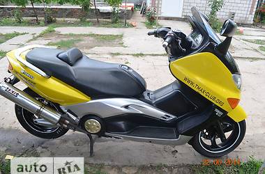 Макси-скутер Yamaha T-MAX 2002 в 