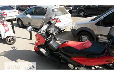 Макси-скутер Yamaha T-MAX 2001 в 
