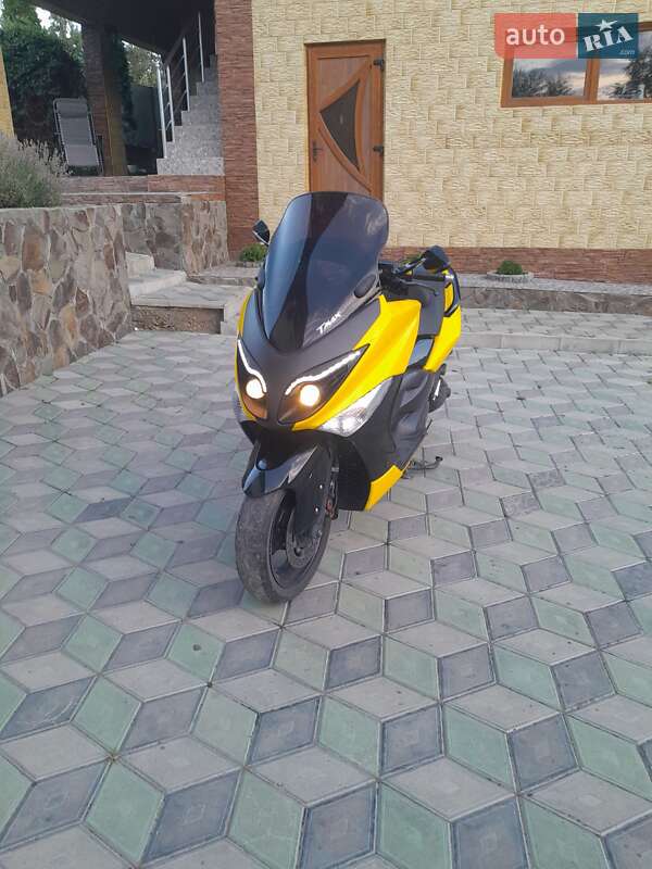 Макси-скутер Yamaha T-MAX 2010 в Черновцах
