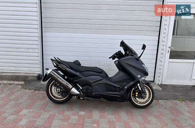 Макси-скутер Yamaha T-MAX 2016 в 