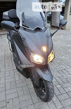 Макси-скутер Yamaha T-MAX 2013 в 