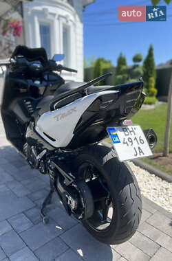 Макси-скутер Yamaha T-MAX 2016 в 