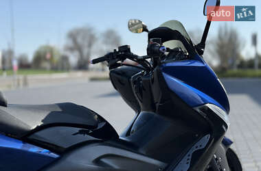 Макси-скутер Yamaha T-MAX 2009 в 