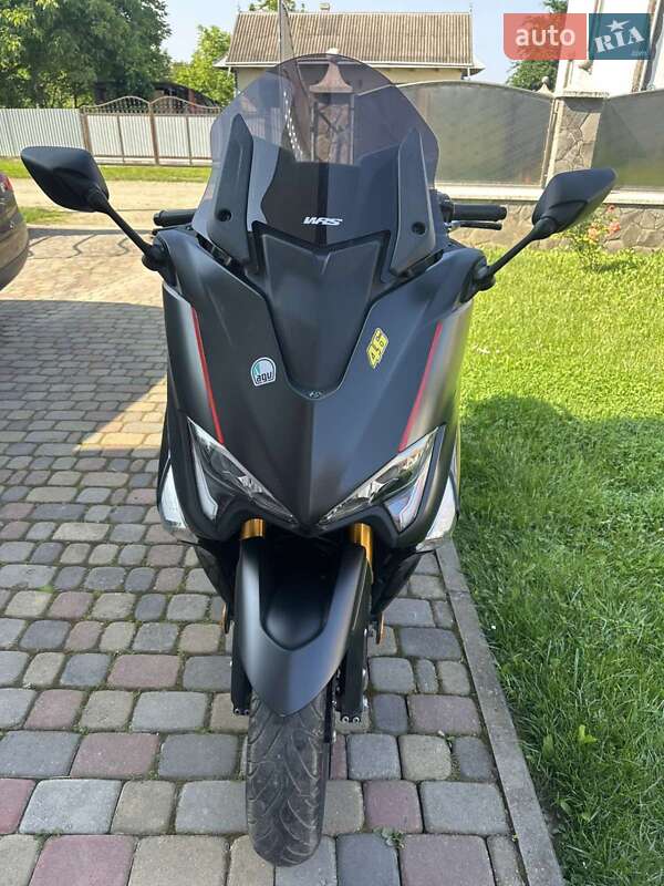 Yamaha T-MAX 2019