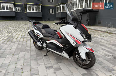 Макси-скутер Yamaha T-MAX 2014 в 