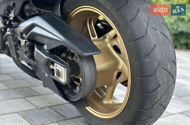 Макси-скутер Yamaha T-MAX 2013 в 