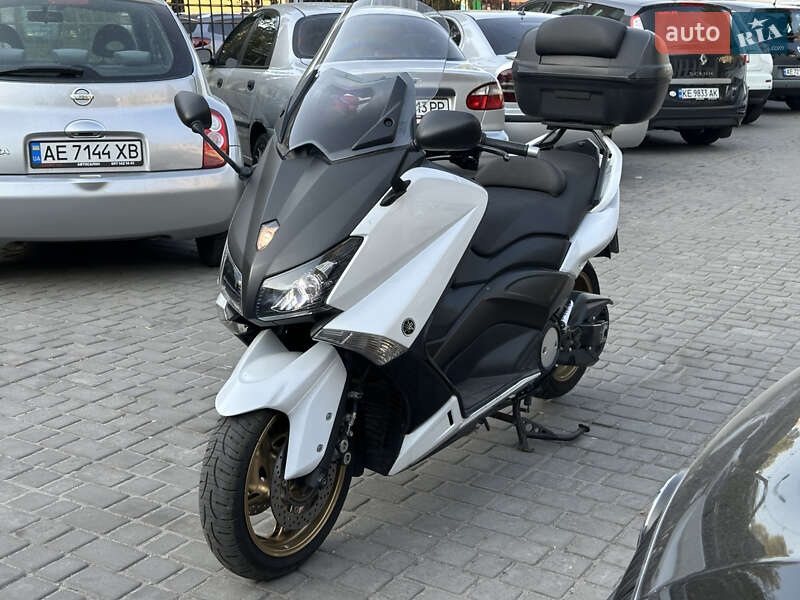 Yamaha T-MAX 2012