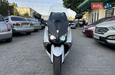 Макси-скутер Yamaha T-MAX 2012 в 