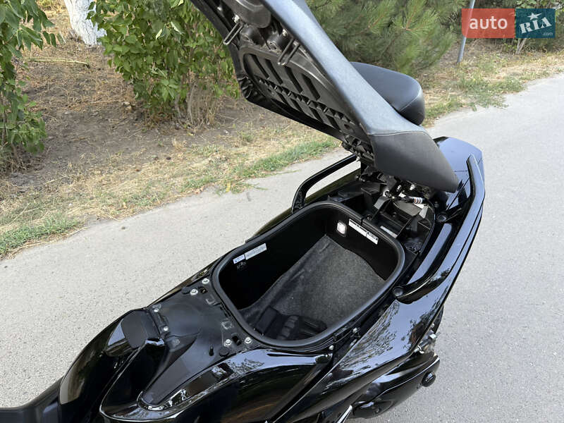 Максі-скутер Yamaha T-MAX 2011 в Одесі фото 42 Максі-скутер Yamaha T-MAX 2011 в Одесі
