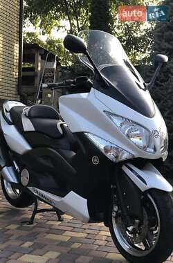 Макси-скутер Yamaha T-MAX 2009 в 