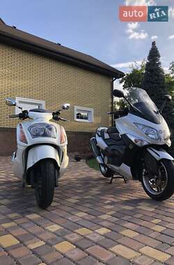 Макси-скутер Yamaha T-MAX 2009 в 