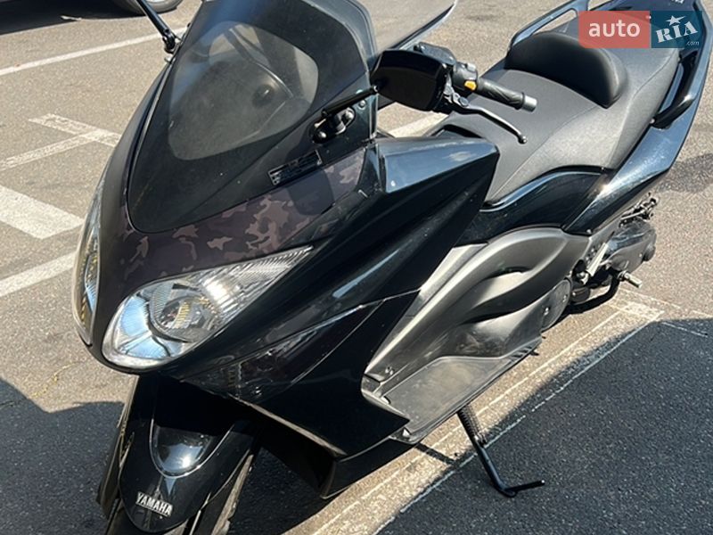 Yamaha T-MAX 2011