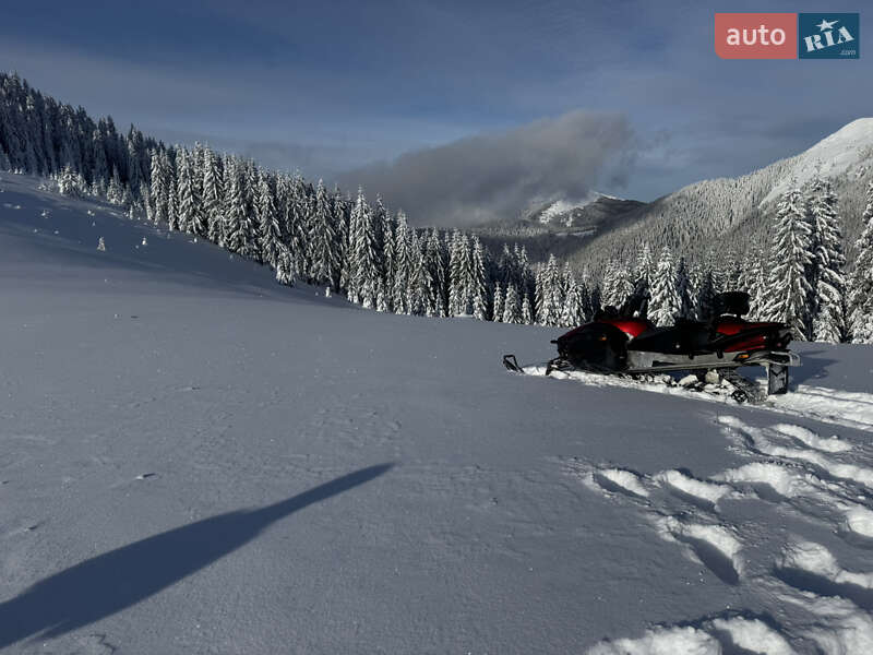 Утилитарные снегоходы Yamaha Venture 2013 в Буковеле