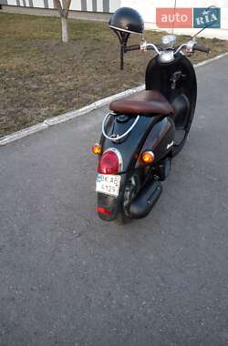 Скутер Yamaha Vino 2004 в Дубні