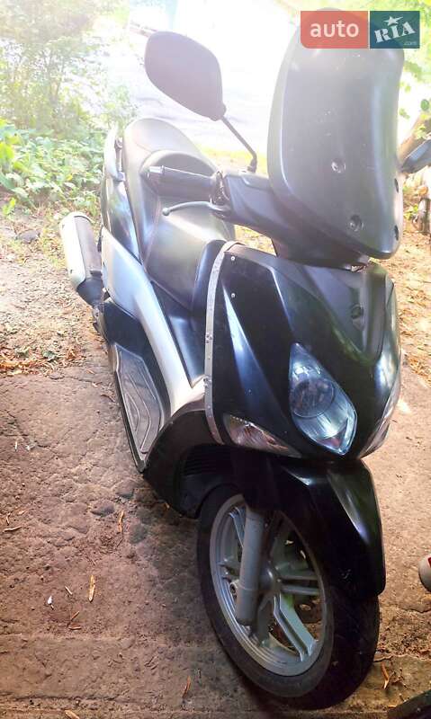Макси-скутер Yamaha X-City 2007 в Львове