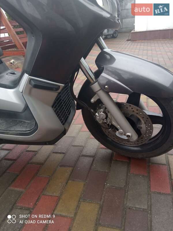 Максі-скутер Yamaha X-Max 250 2006 в Полонному
