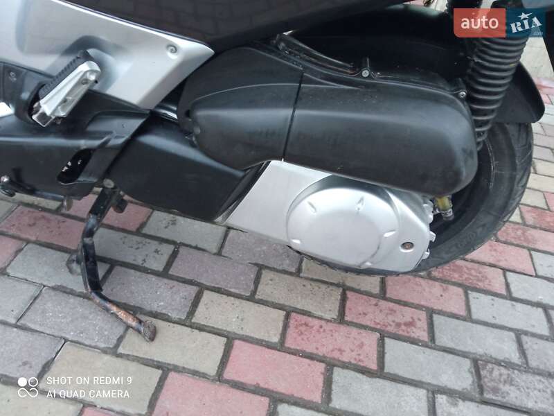 Максі-скутер Yamaha X-Max 250 2006 в Полонному