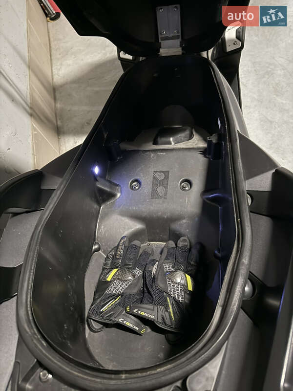 Макси-скутер Yamaha X-Max 300 2018 в Одессе фото 16 Макси-скутер Yamaha X-Max 300 2018 в Одессе