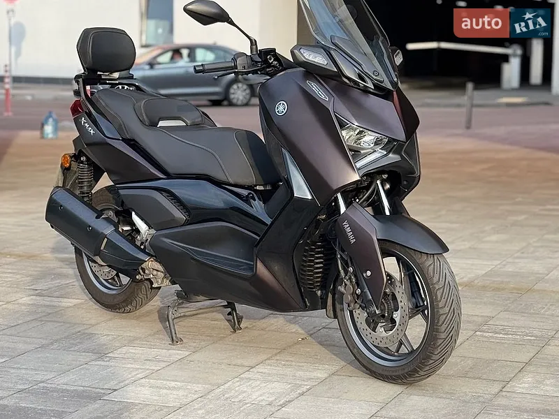 Yamaha X-Max 2024