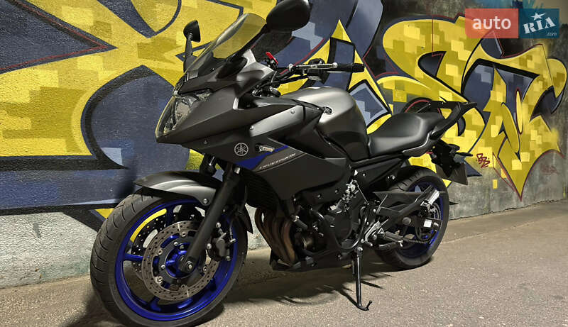 Мотоцикл Спорт-туризм Yamaha XJ6 Diversion 2013 в 