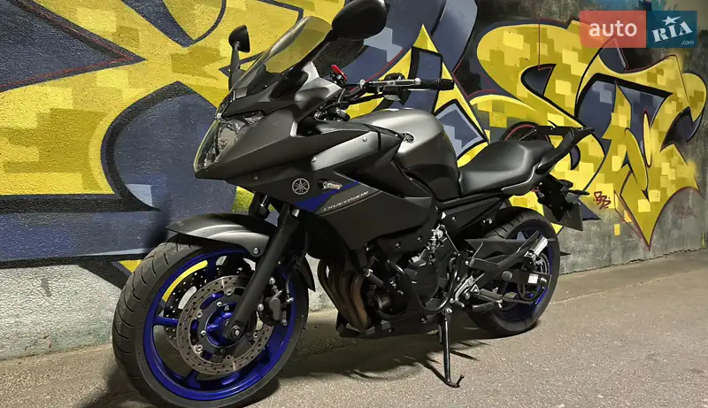 Мотоцикл Спорт-туризм Yamaha XJ6 Diversion 2013 в 