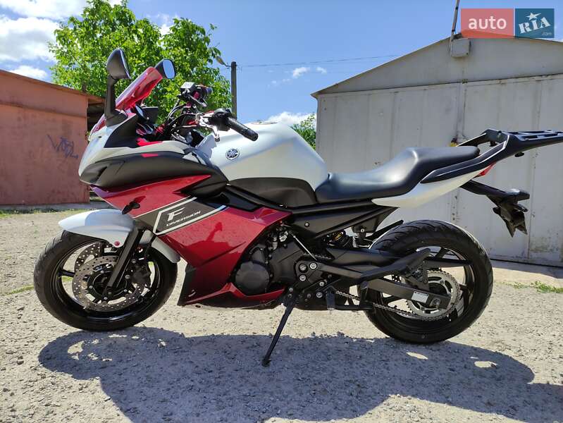 Мотоцикл Спорт-туризм Yamaha XJ6 Diversion 2013 в Кривому Розі